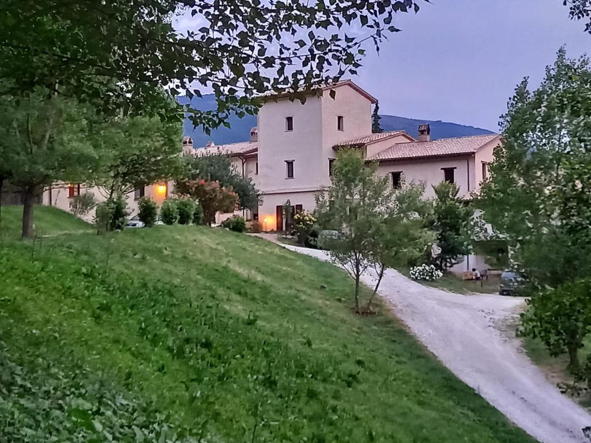 Agriturismo Il Covo Del Solengo Valtopina Eksteriør billede