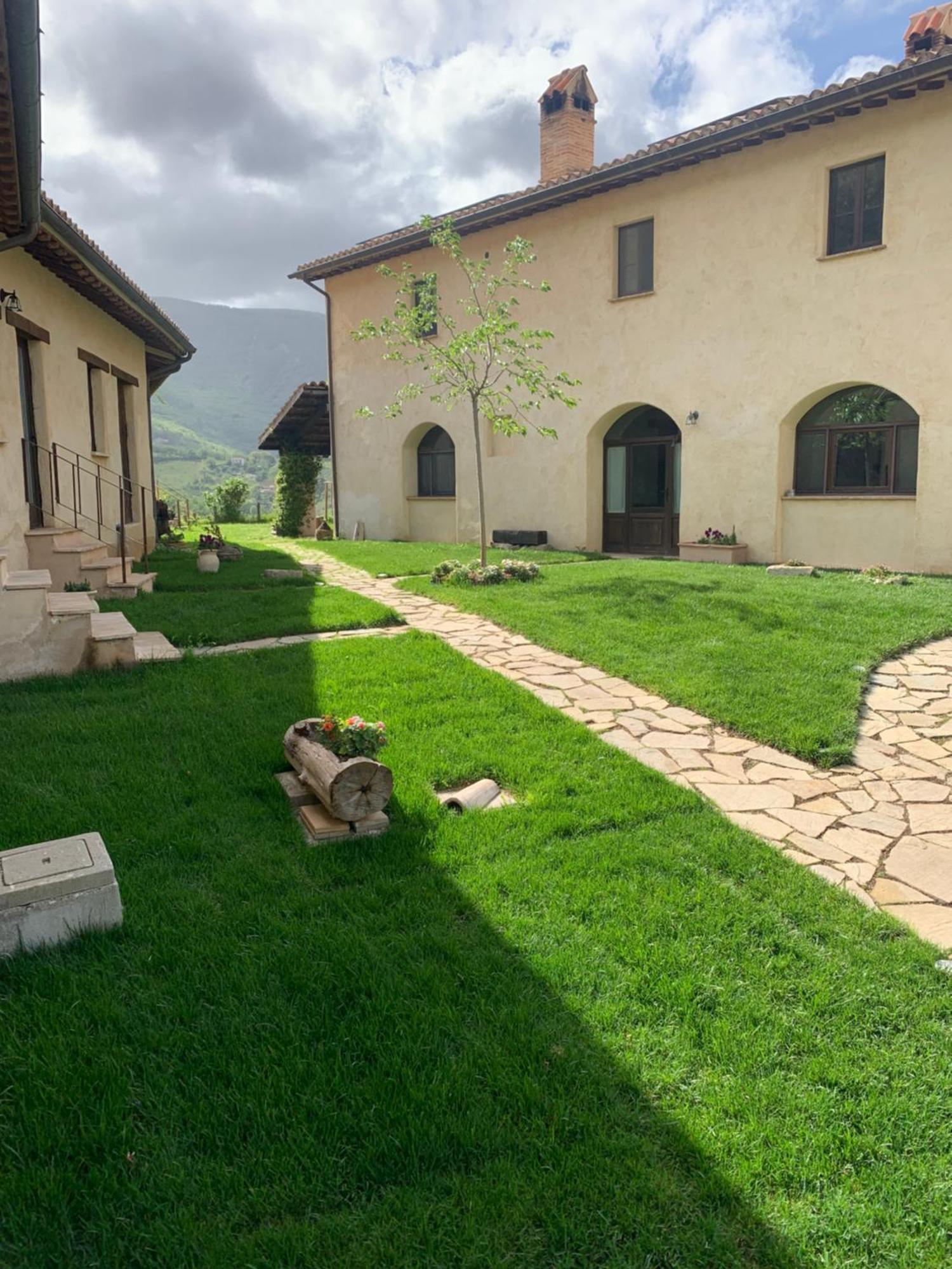 Agriturismo Il Covo Del Solengo Valtopina Eksteriør billede
